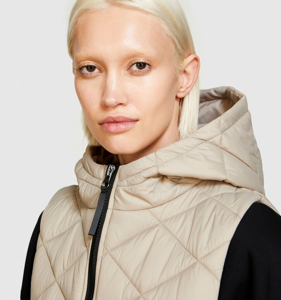 Long vest with hood - women's vests and sleeveless jackets - Beige | Sisley image number 5